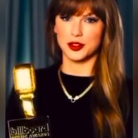 Gucci NwOT link Dionysus chocker necklace w/ dustie and box - Picture 9 of 9